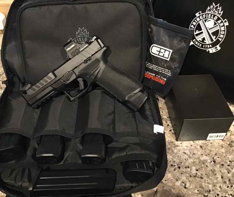 Springfield Echelon Comp version w/Optic, extras