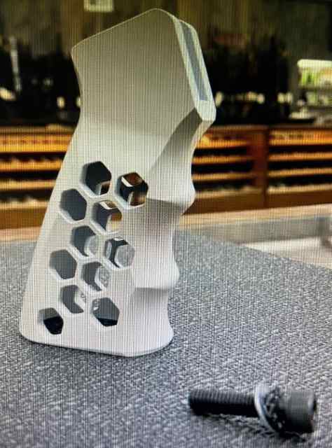 WTB: RIA VR-80 Stormtrooper Honeycomb grip