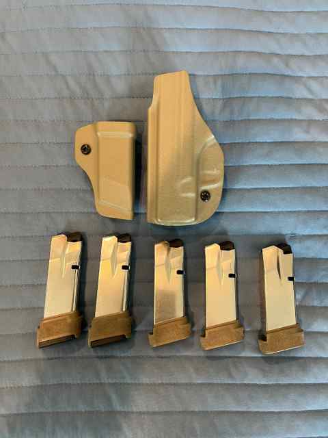 Hellcat: Holster, Magazines, Magazine Carrier 