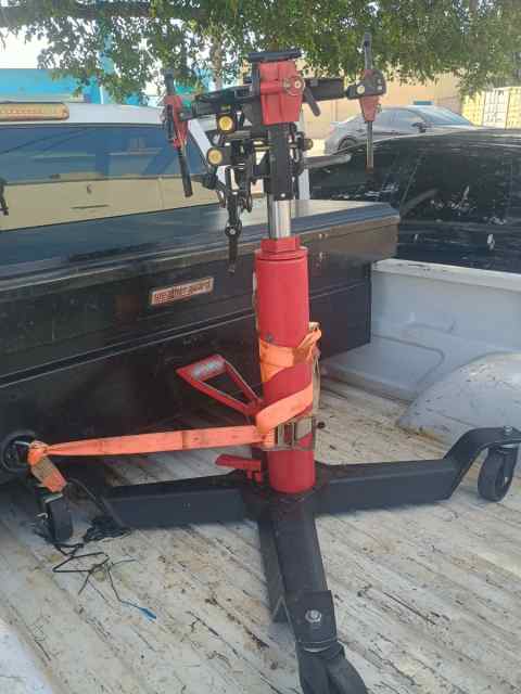 Snap on transmission telescoping jack 