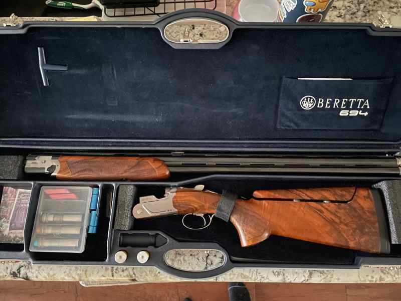 Beretta 694 RH with bfast stock, 32” barrels