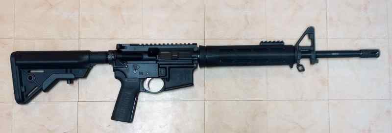 Springfield Armory Saint 5.56 carbine 