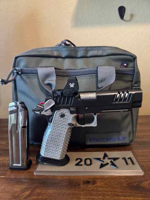 Staccato P, Steel Frame, X-serrations, Optic Incl.