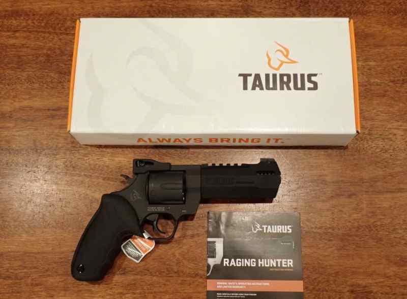Taurus Raging Hunter .44 Mag 6 Round 