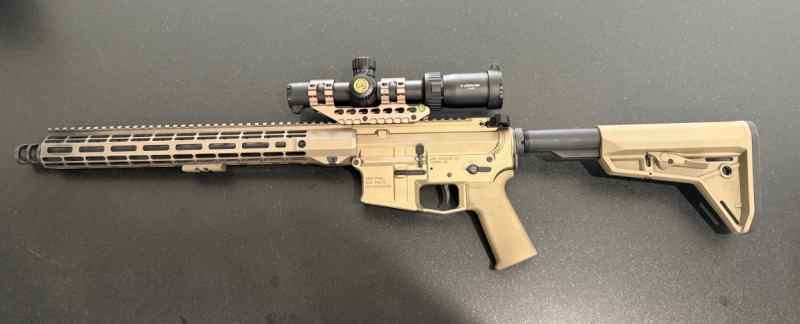 Aero Precision M4EJ / Multi caliber (223 / 556) 