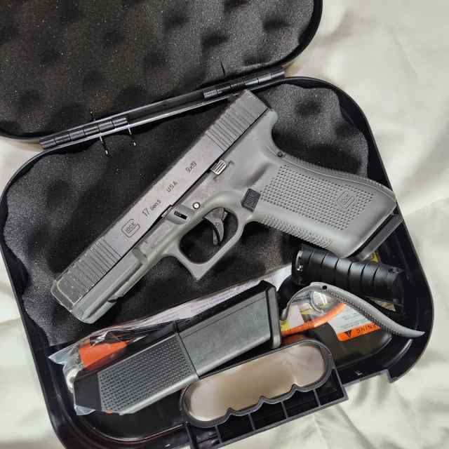 Glock 17 Gray Frame Gen 5