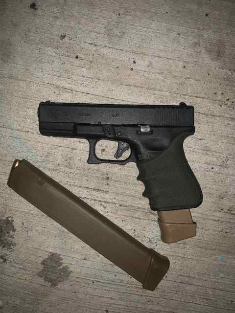 Glock 19