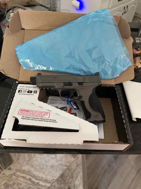 M&amp;p 2.0 Metal - new 9mm